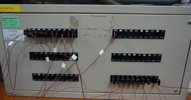 感溫線會連接到統(tǒng)一的控制盒以取得相關(guān)溫度數(shù)據(jù)。