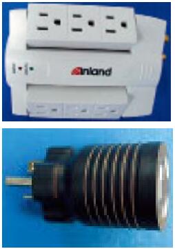 標(biāo)準(zhǔn)	適用范圍	特點(diǎn)	產(chǎn)品舉例	圖例 UL498-2007插頭和插座	預(yù)期連接到分支電路上的額定電流不超過200A，額定電壓不超過600V的插頭、插座、軟線連接器、輸入插頭、連接軟線的電流分接器、電熨斗和器具插頭	適用產(chǎn)品種類繁多，試驗(yàn)項(xiàng)目齊全，其標(biāo)準(zhǔn)結(jié)構(gòu)既是按檢驗(yàn)項(xiàng)目分，同時(shí)又按產(chǎn)品類別分，曾現(xiàn)多層次的標(biāo)準(zhǔn)結(jié)構(gòu)，試驗(yàn)項(xiàng)目和產(chǎn)品類別交錯(cuò)和重復(fù)出現(xiàn)，有些試驗(yàn)項(xiàng)目因產(chǎn)品類別的差異而有所不同	插頭、插座、軟線連接器、輸入插頭、連接軟線的電流分接器、電熨斗和器具插頭，該類產(chǎn)品通常都帶有接線端子或端頭	UL498-2007插頭和插座 UL498A-2008電流分接器和轉(zhuǎn)換器