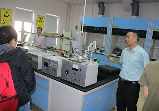 參觀UK實(shí)驗(yàn)室